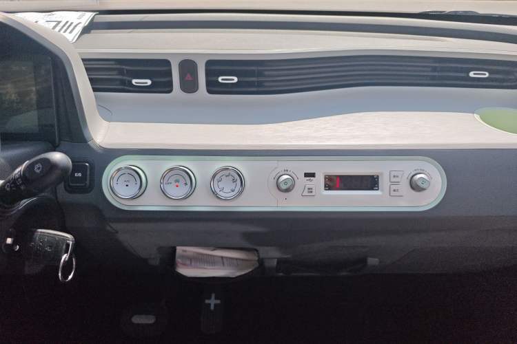 Used Wuling Hongguang MINIEV 2021 Macaron Premium Model – Lithium Iron Phosphate