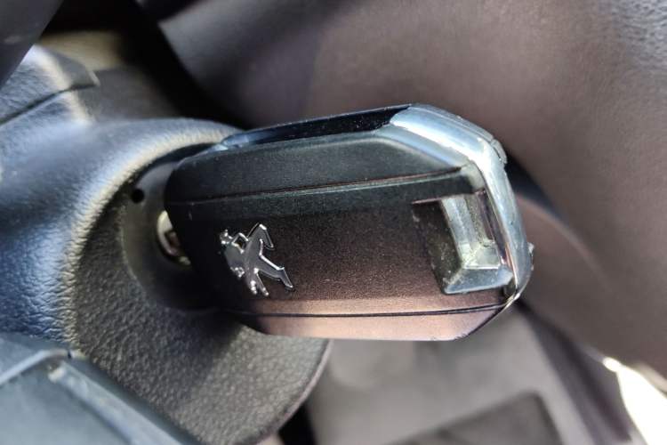 Used Peugeot 3008 2015 1.6THP Automatic Trend Edition