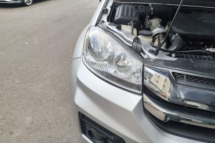 Used Great Wall Wingle 5 2020 2.0T Diesel Two-Wheel-Drive Elite Version Big Double Cab China VI Standard GW4D20M Right Front Headlight