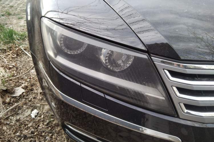 Used Volkswagen Phaeton 2014 3.0L Executive Model Right Front Headlight