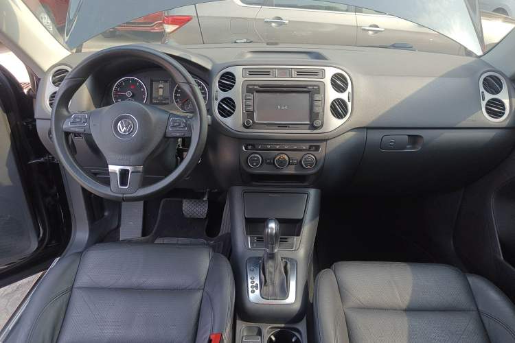 Used Volkswagen Tiguan 2013 1.8TSI Automatic Two-Wheel Drive Luxury Model Center Console