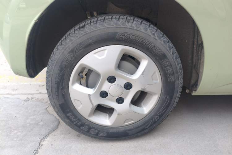 Used Roewe Clever 2021 302 km New Four-Seater Super-Efficient Version Right Rear Wheel Hub