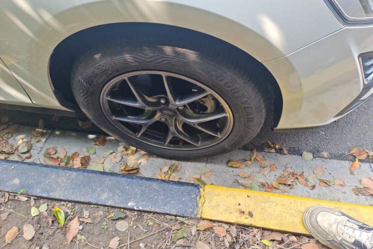 Used Ford Focus 2019 Hatchback 1.5L Manual FENGYUE Model China V Standard