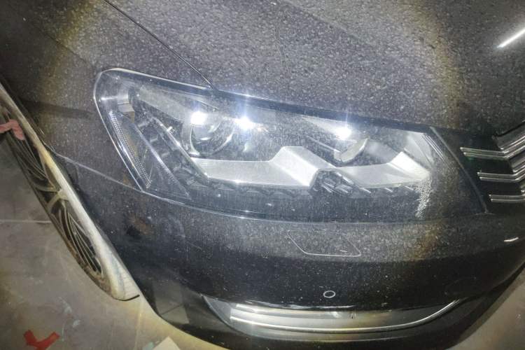 Used Volkswagen Passat 2015 1.8TSI DSG Prestige Edition Right Front Headlight