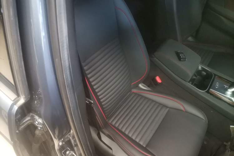 Used Land Rover Discovery Sport 2020 249 PS R-Dynamic Performance Tech Edition 5 Seats
