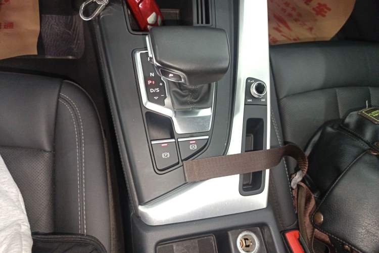 Used Audi A4L 2020 40 TFSI Luxury Dynamic Model
