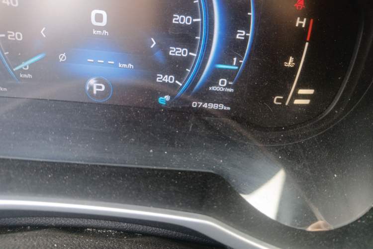 Used Geely Auto Emgrand X7 Sport 2018 1.8TD Automatic Two-Wheel Drive ZhiZun Model with 4G Connectivity
