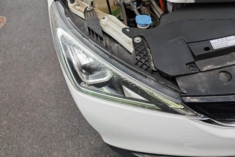 Used AION Trumpchi GE3 2018 530 Internet Enjoyment Version Right Front Headlight