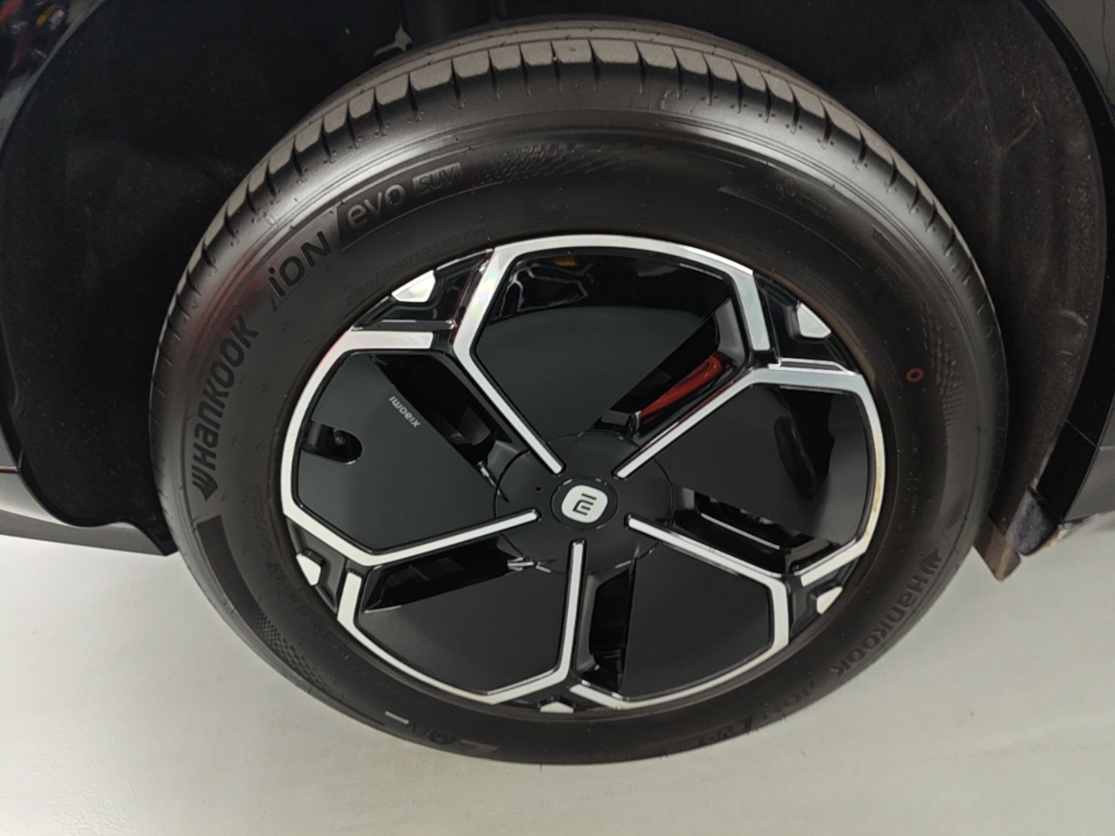 Xiaomi Auto YU7 2025 Ultra-Long Range All-Wheel Drive Pro Version — снимка 11