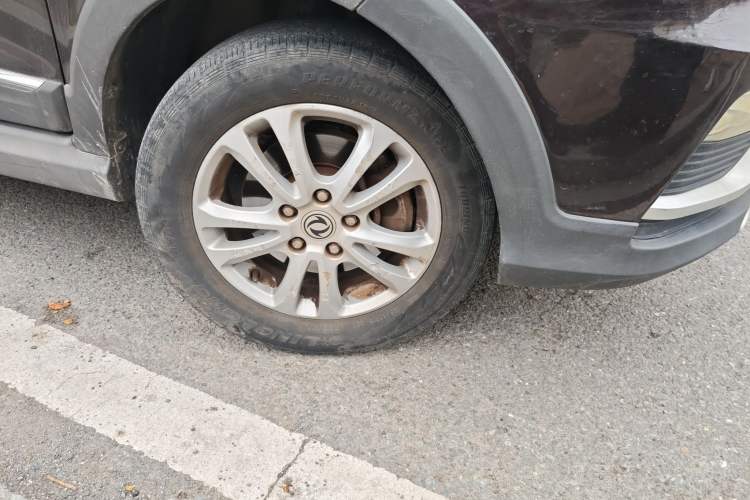 Used Dongfeng Fengon 370 2016 1.5L Manual Elite Travel Edition 7 Seats
