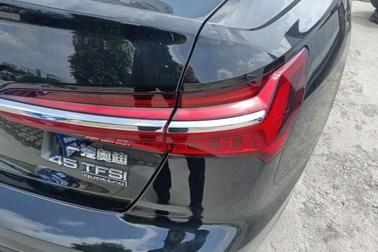 Used Audi A6L 2023 Revised Edition 45 TFSI quattro Prestige Dynamic Version Right Rear Taillight