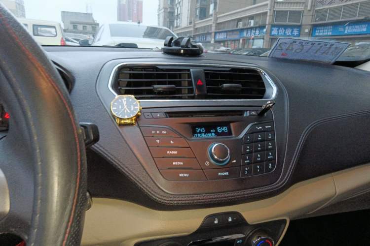 Used Ford Escort 2015 1.5L Automatic Fashion Model Audio And AC Panel