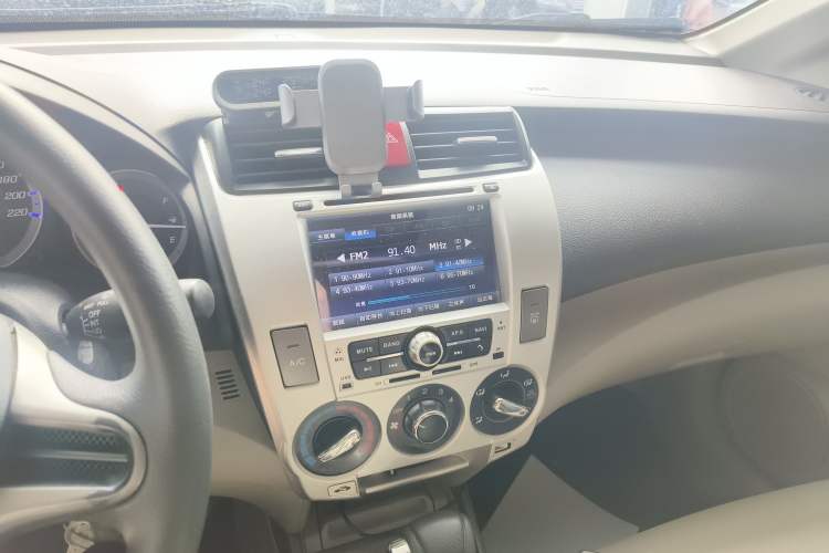 Used Honda City Classic 2012 1.5L Automatic Elite Edition Audio And AC Panel