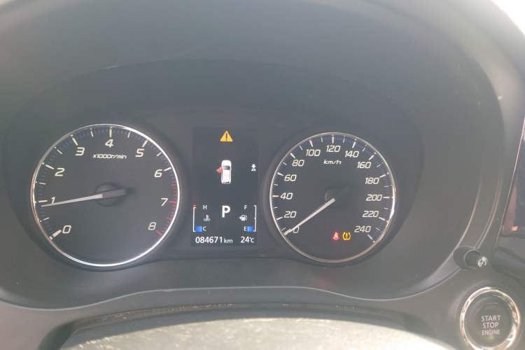 Used Mitsubishi Outlander 2019 2.0L Two-Wheel Drive Comfort Edition 5 Seats China V Standard Instrument Cluster