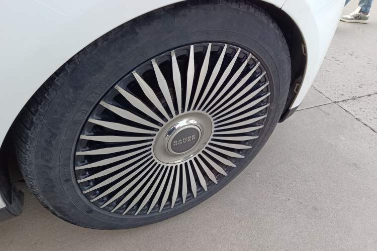 Used Land Rover Range 2014 3.0 SC V6 Vogue SE Long-Wheelbase Edition Right Front Wheel Hub