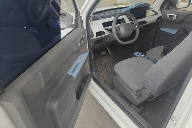 Used Geely Galaxy Panda 2023 Panda Mini 200km Endurance Bear