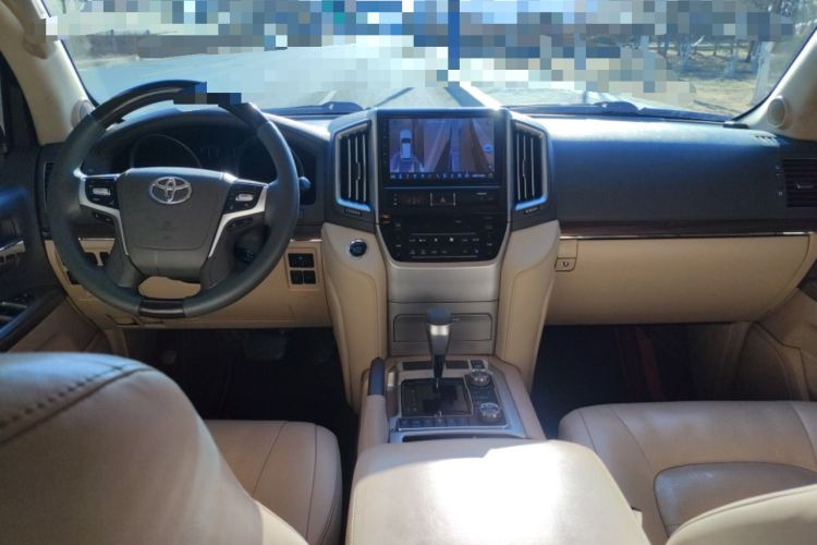 Used Toyota Land Cruiser 2012 4.6L Automatic VX-R Center Console