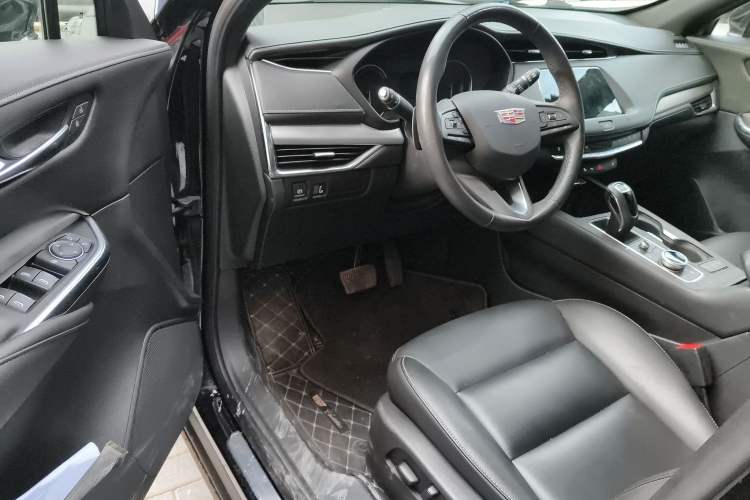 Used Cadillac XT4 2018 28T Two-Wheel-Drive Luxury Model