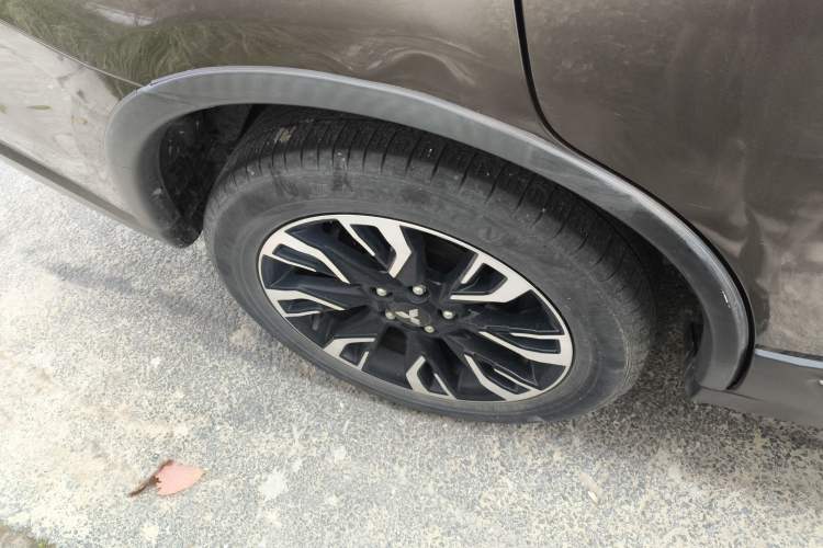 Used Mitsubishi Outlander 2019 2.0L Two-Wheel Drive Comfort Edition 5 Seats China VI Standard