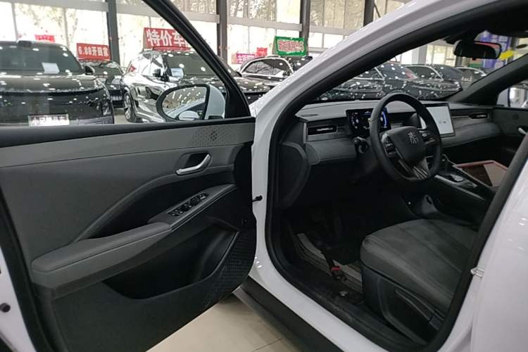 Used BYD Qin PLUS 2025 DM-i Smart Drive 55KM Leading Model