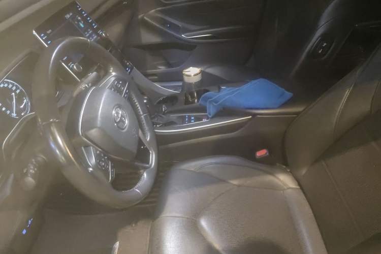 Used Toyota Avalon 2019 Dual-Engine 2.5L Luxury Edition China VI Standard Left Front Seat