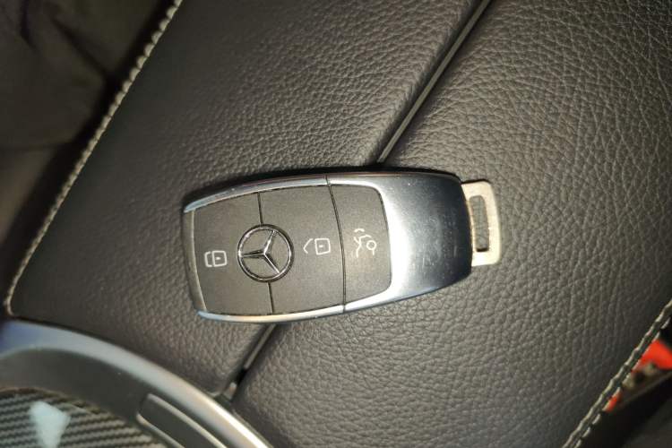 Used Mercedes-Benz GLC 2021 GLC 260 L 4MATIC Dynamic Edition Vehicle Key