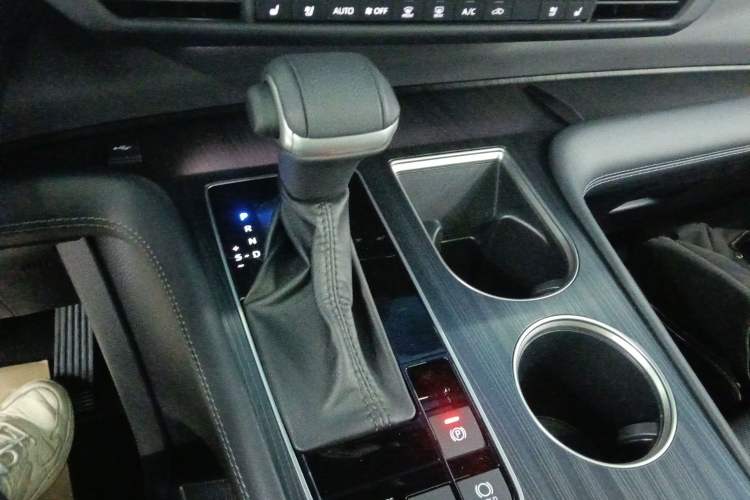 Used Toyota SIENNA 2024 2.5L Hybrid Prestige Deluxe Edition