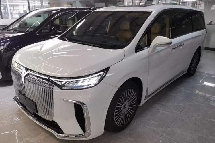 Used VOYAH Dream 2025 PHEV Four-Wheel Drive Prestige Kunpeng Edition