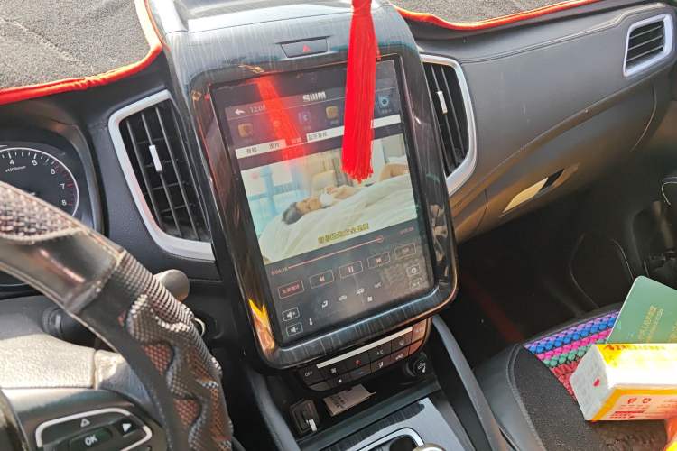 Used SWM X7 2016 1.8L Manual Luxury Edition 7 Seats Audio And AC Panel