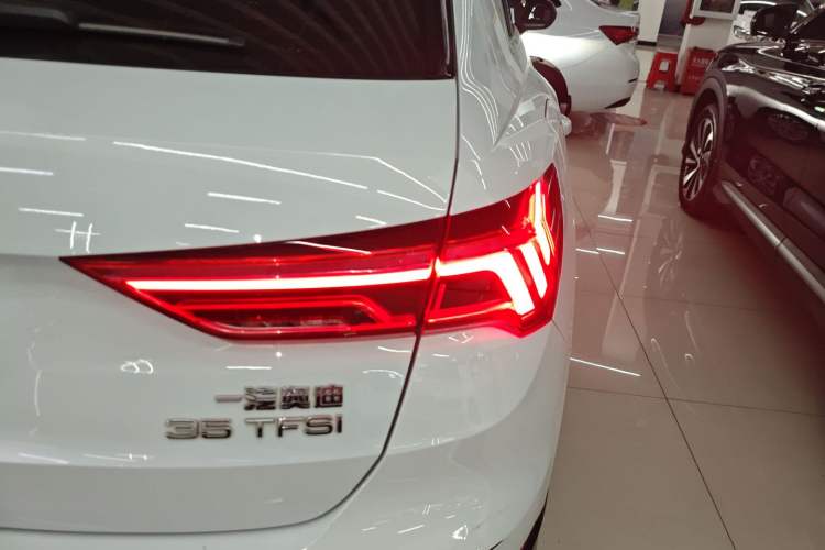 Used Audi Q3 2020 35 TFSI Fashion Dynamic Model
