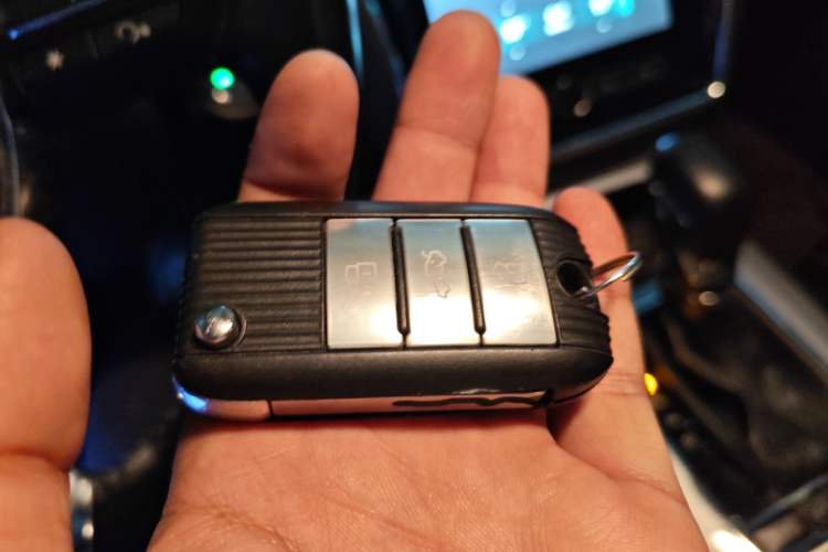 Used Roewe RX5 New Energy 2017 eRX5 50T Hybrid Connected Prestige Flagship Edition
