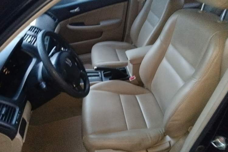 Used Honda Accord 2006 2.0L standard version
