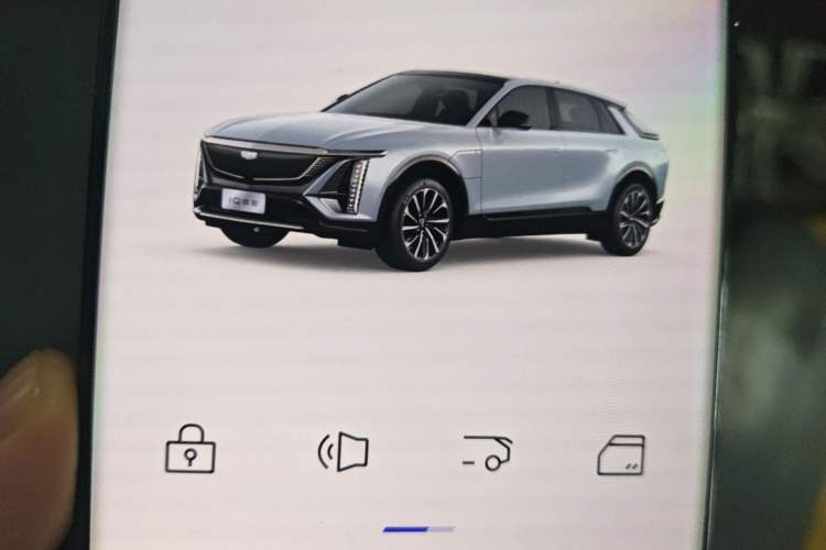 Used Cadillac LYRIQ 2022 Rear-Drive Long-Range Luxury Edition Vehicle Key