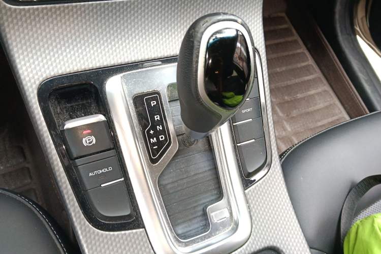 Used Geely Auto Emgrand GS 2016 Elegant Edition 1.8L Automatic LingShang Model Gear Lever