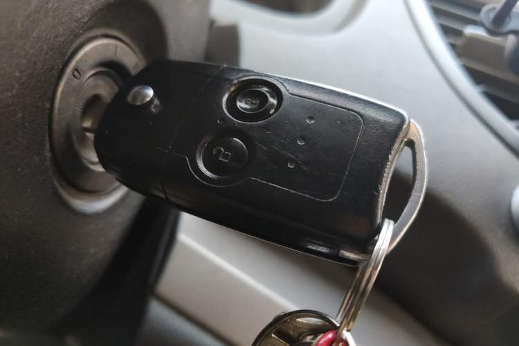 Used Honda CR-V 2012 2.0L two-wheel drive urban version