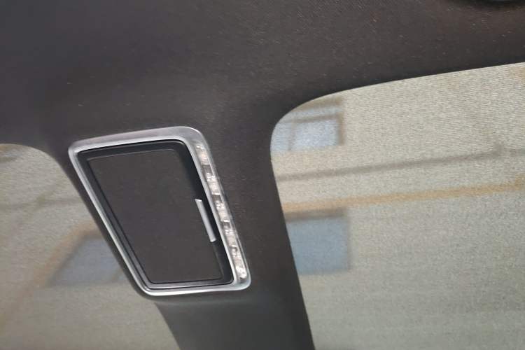 Used Mercedes-Benz GLC 2019 Refreshed GLC 300 L 4MATIC Dynamic Edition
