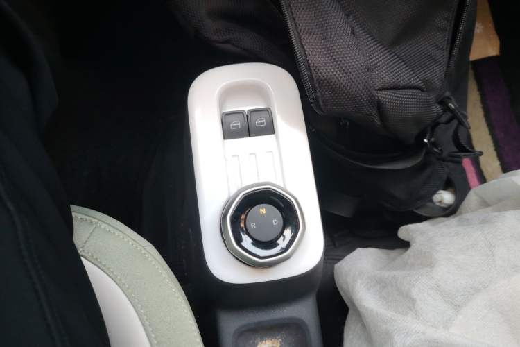 Used Geely Galaxy Panda 2025 210km Panda Rider Gear Lever