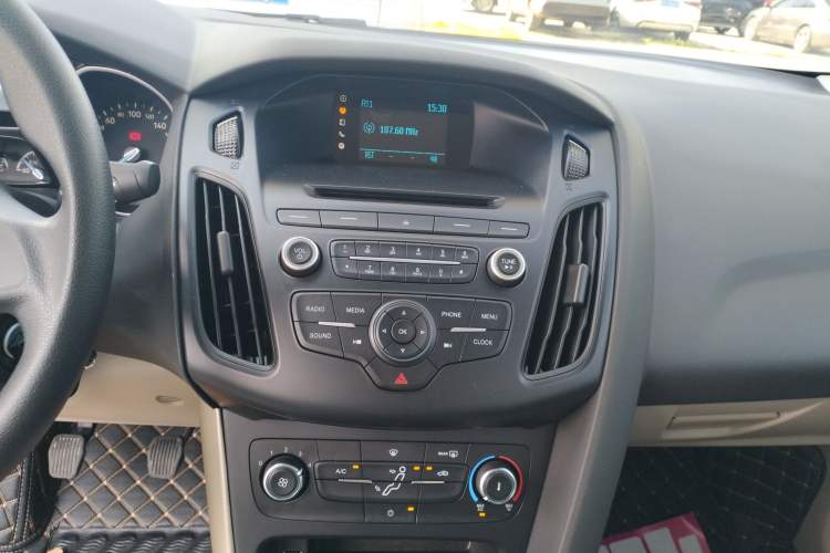 Used Ford Focus 2015 Sedan 1.6L Manual Comfort Model