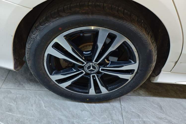 Used Mercedes-Benz C-Class 2017 Restyled C 200 Sport Edition Right Rear Wheel Hub