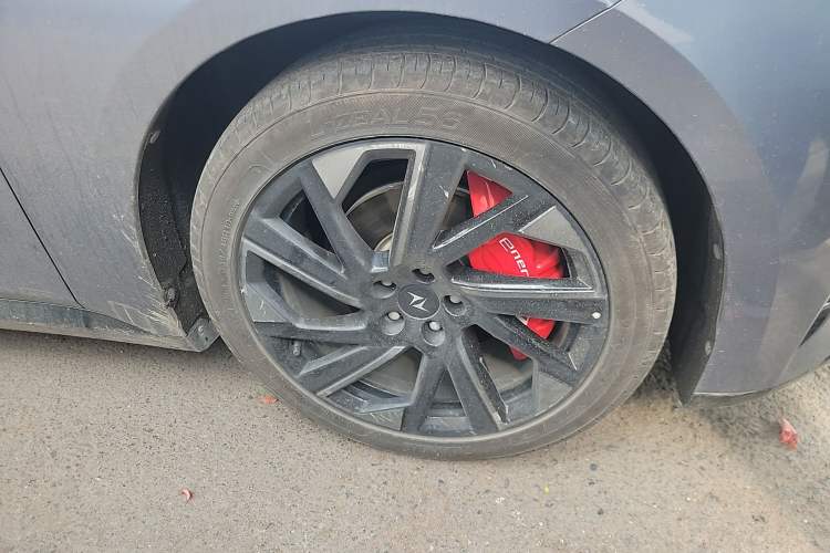 Used Dongfeng eπ eπ007 2024 530 Pro Version Right Front Wheel Hub