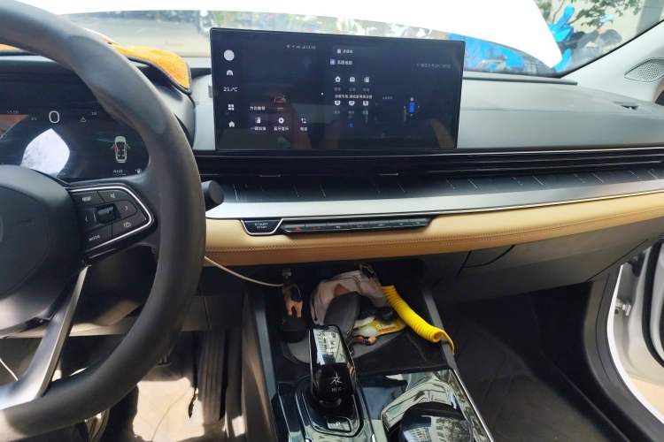 Used Geely Auto Emgrand L HiP 2024 Champion Edition 1.5TD-DHT Pro 100KM Excellence Model
