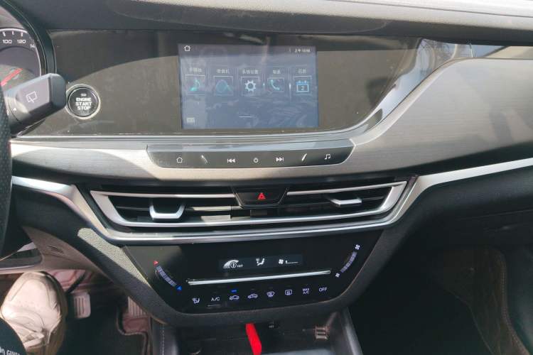 Used CHANGAN CS35PLUS 2021 Honor Million Edition 1.6L CVT Elite Model Audio And AC Panel