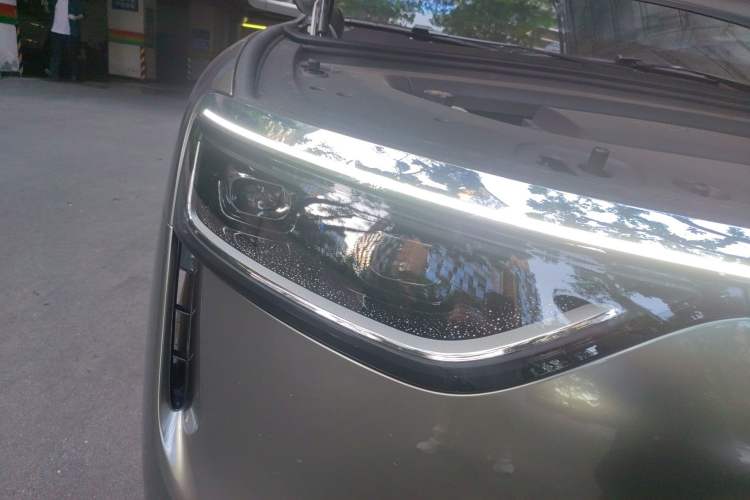 Used Hima AITO M8 2025 Extended-Range Max+ Version 53.4 kWh 5-Seater Edition
