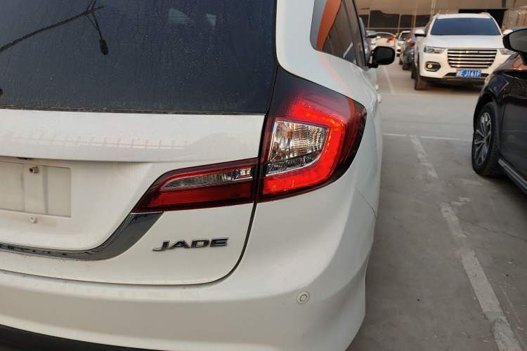 Used Honda Jade 2013 1.8L automatic Comfort version 5 seats