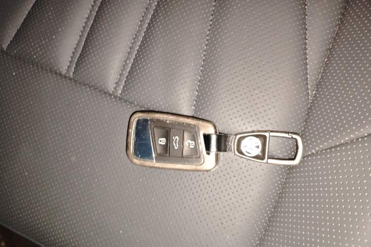 Used Volkswagen Passat 2024 380TSI Dragon Glory Edition Vehicle Key