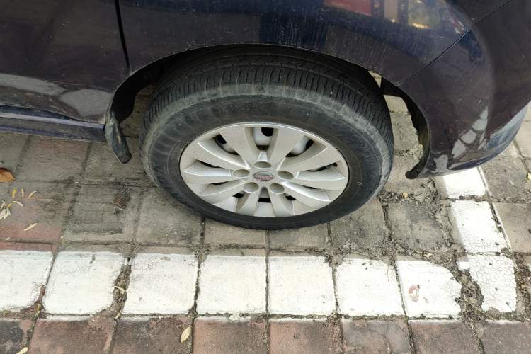 Used Jinbei Gold Hiace 2021 1.5L Passenger Van Engineering Lion Model Central Air Conditioning Version 9 Seats
