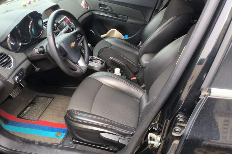 Used Chevrolet Cruze 2013 Hatchback 1.6T Automatic Flagship Model
