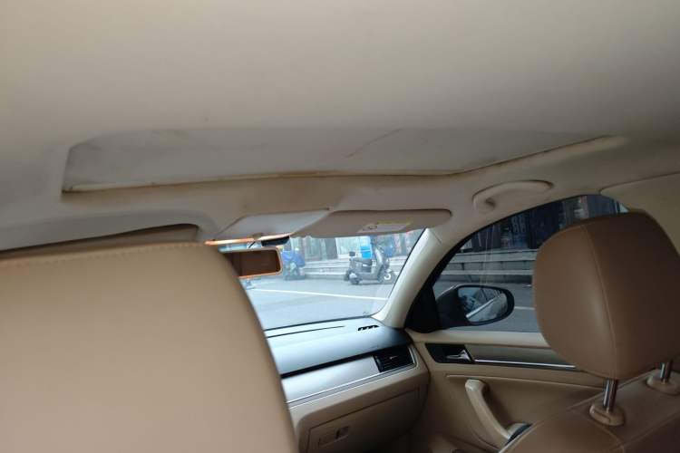 Used Volkswagen Bora 2014 1.6L Manual Comfort Model Headliner