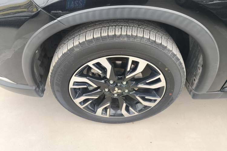 Used Mitsubishi Outlander 2020 2.0L Two-Wheel Drive Comfort Edition 7-Seater
