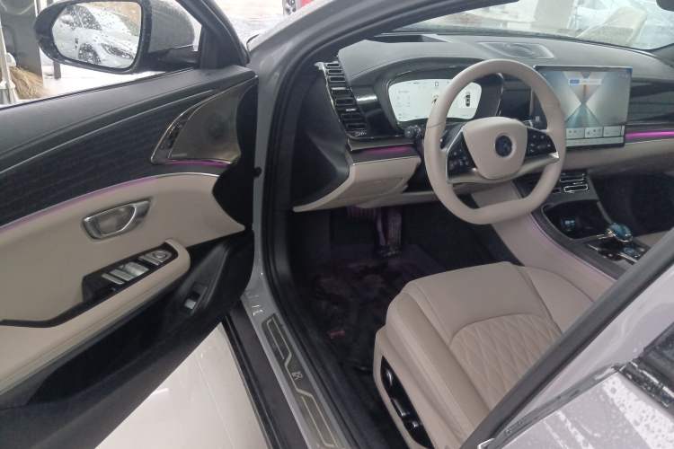 Used BYD Han 2025 DM-i Intelligent Driving Edition 125KM LiDAR Flagship Model Driver Seat